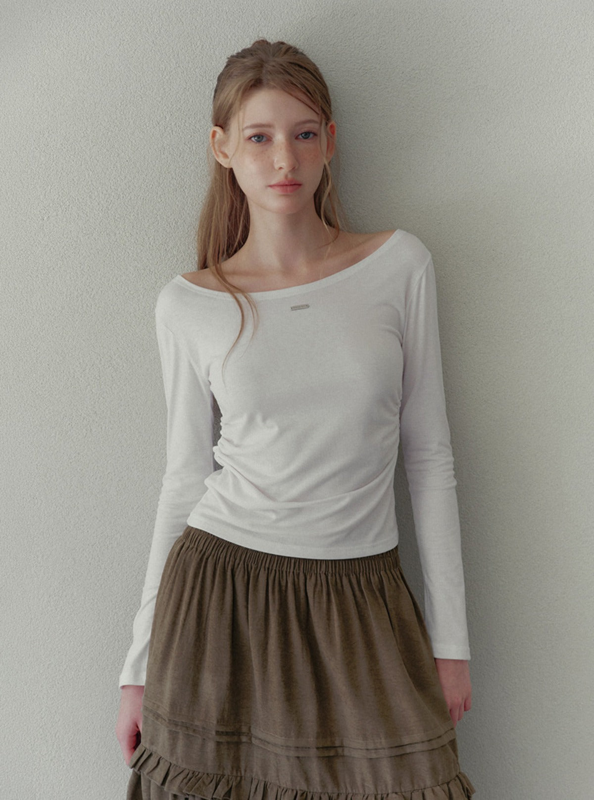 Theon shirring boat neck long sleeve T-shirt | Main