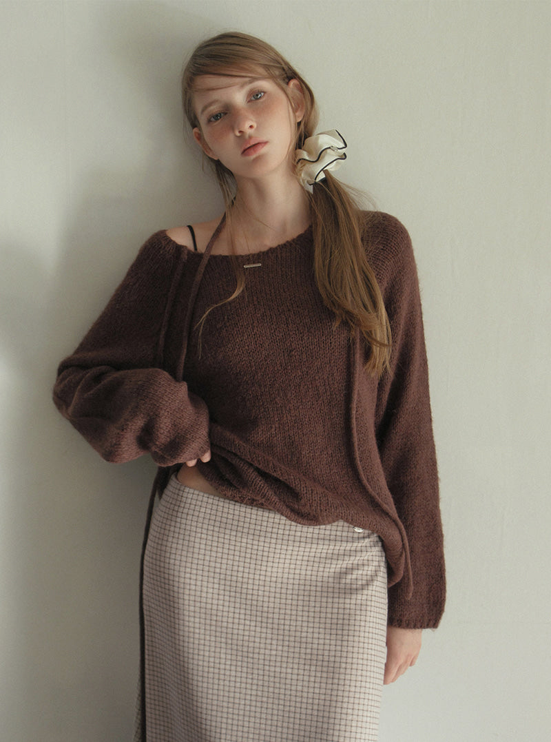 TWEE Muz oversized raglan brushed long sleeve knit (strap set) | Product styling view 7