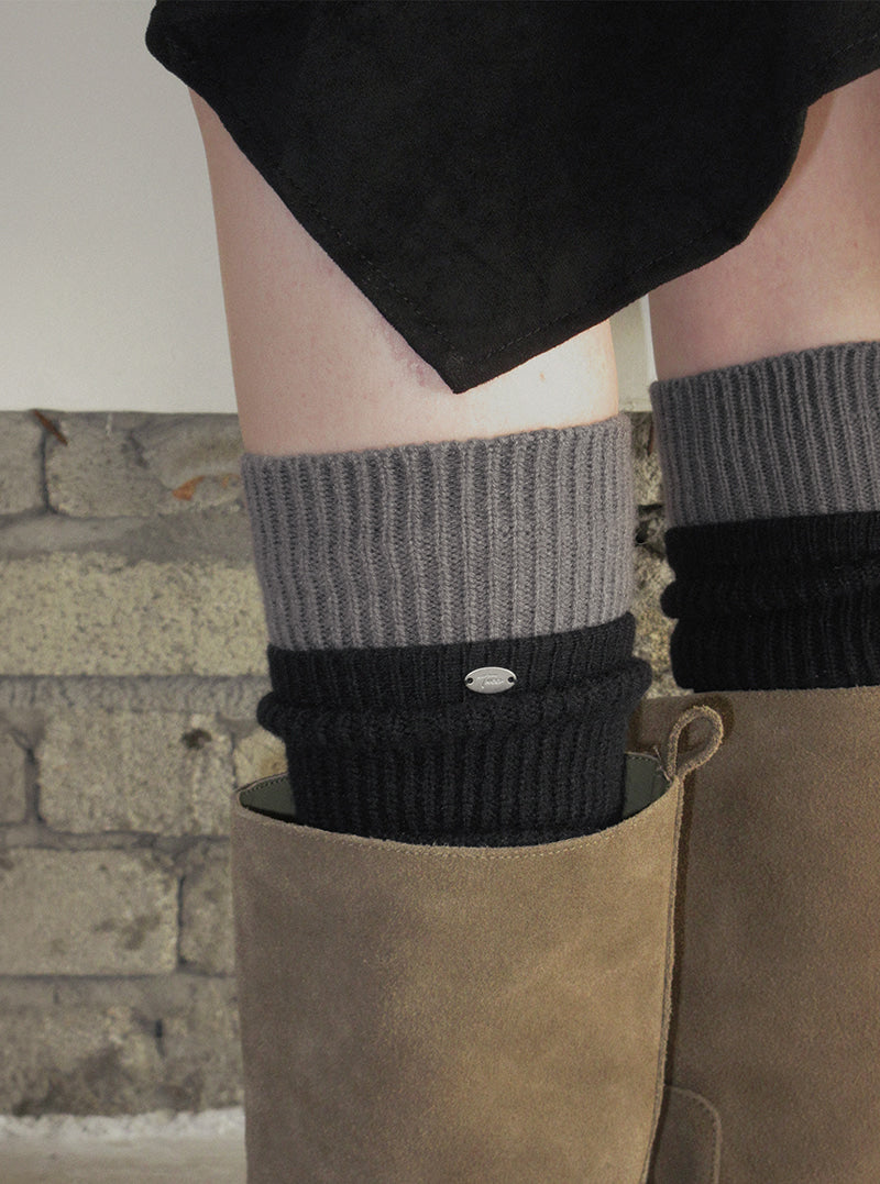 TWEE Riol contrast knit leg warmers | Product styling view 8