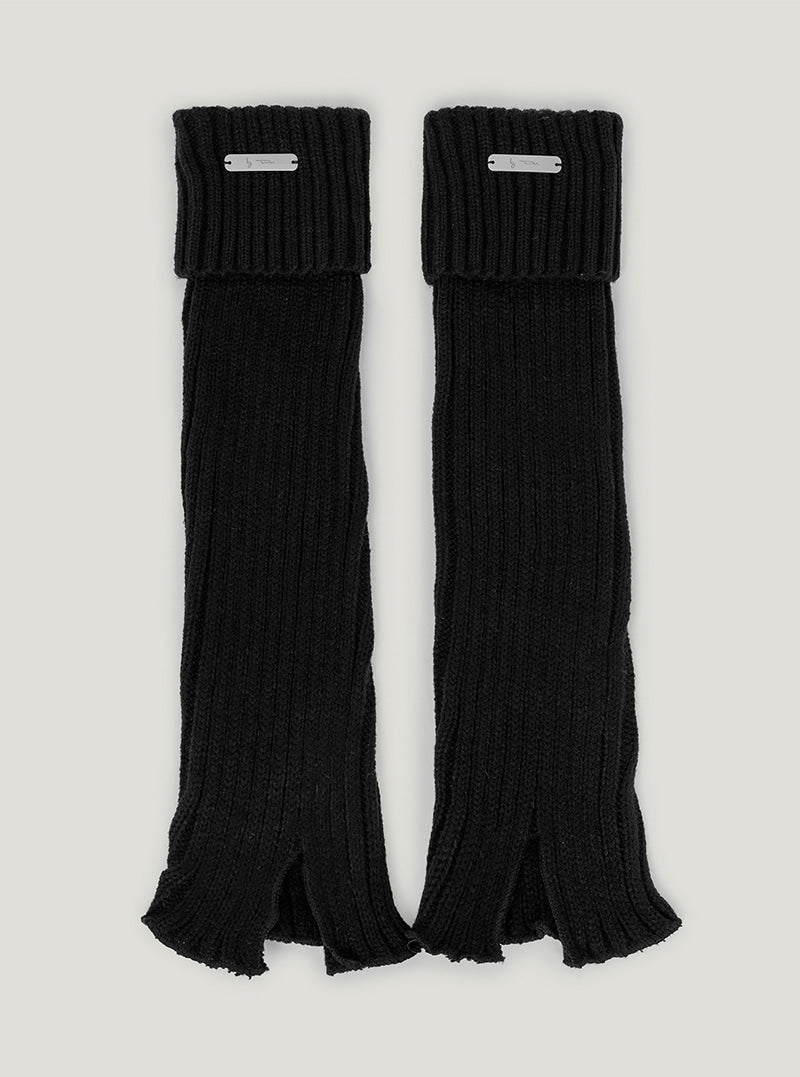 Wadin folding knit leg warmers | Black cutout