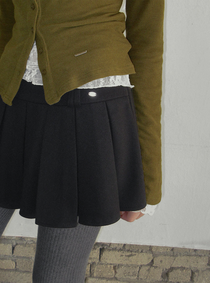 TWEE Hesi suede pleated mini skirt | Product styling view 9