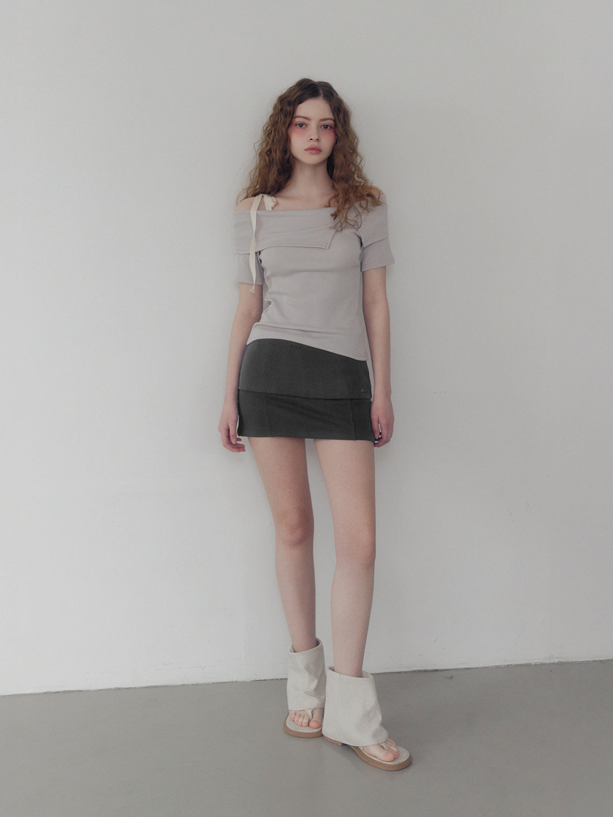 Petit strap one shoulder t-shirt