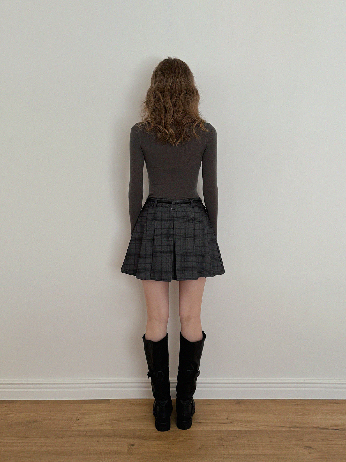 Bemond Round Long Sleeve Knit