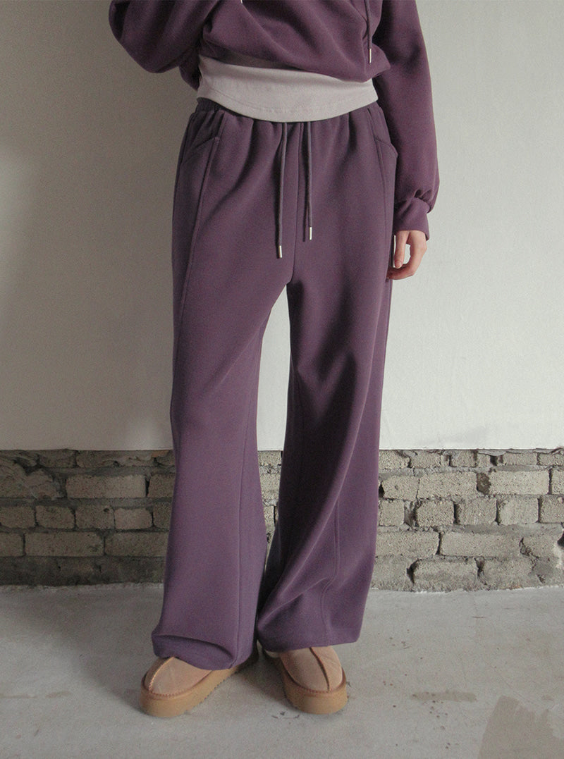 TWEE Med panel banding long sweatpants | Product styling view 3