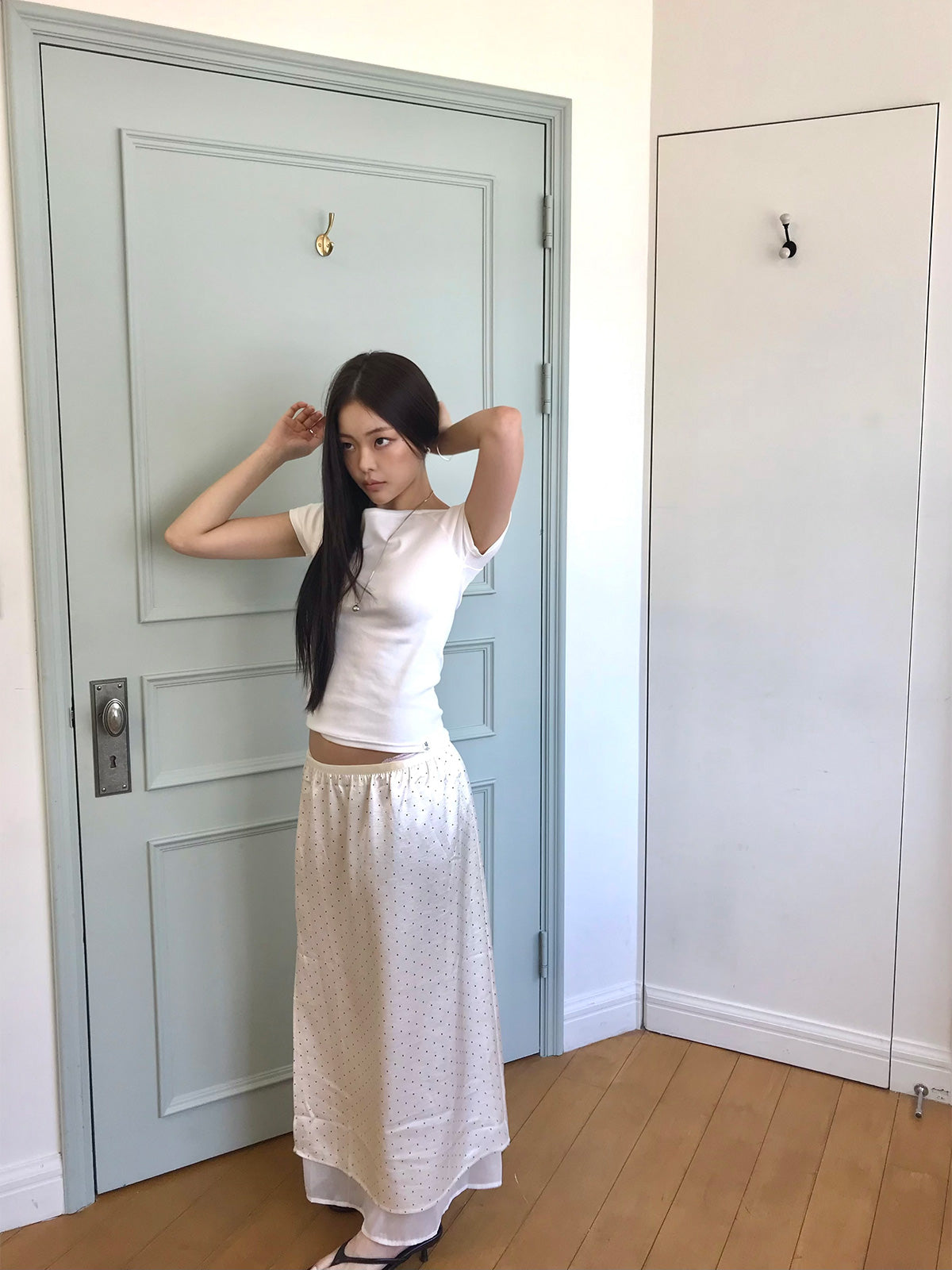 [TWEE:B] Velvo Basic Off-Shoulder Short-Sleeve Tee