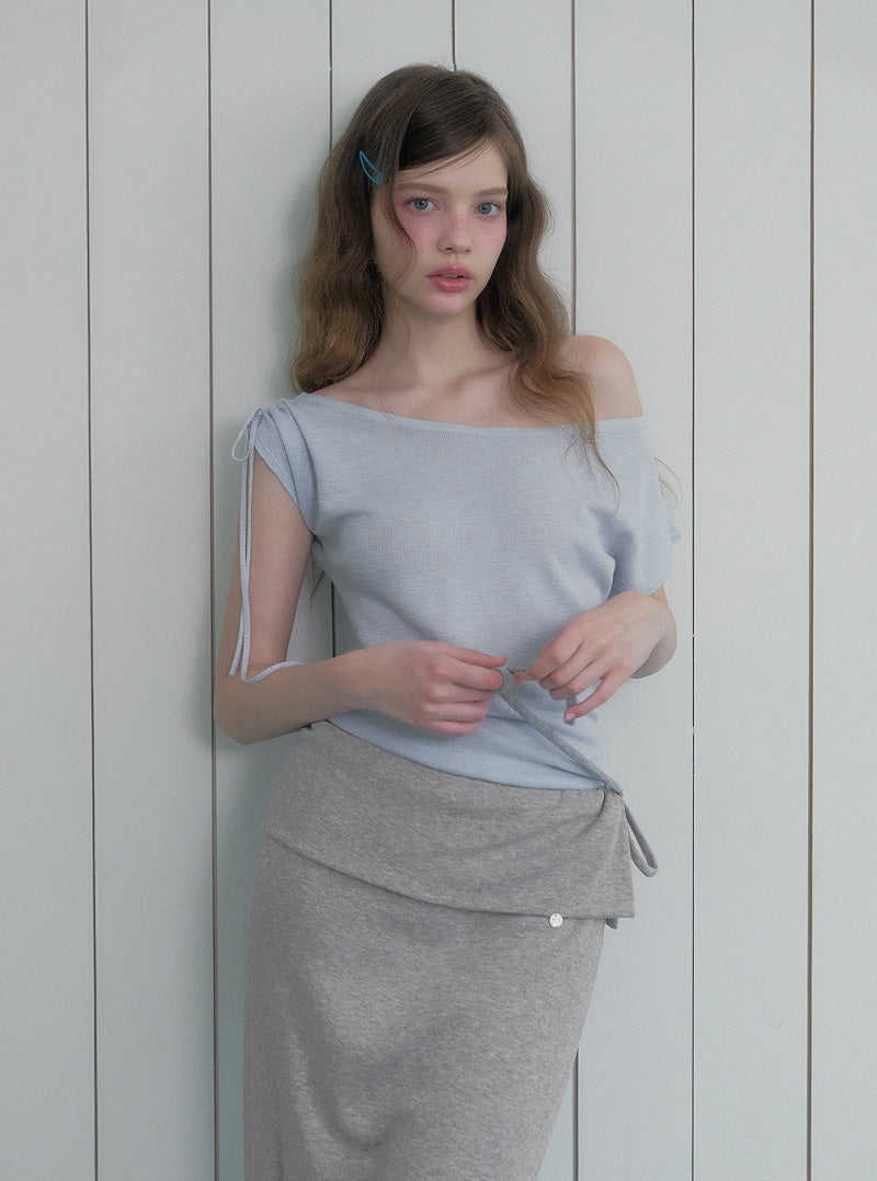 Peller off-shoulder strap short sleeve knit