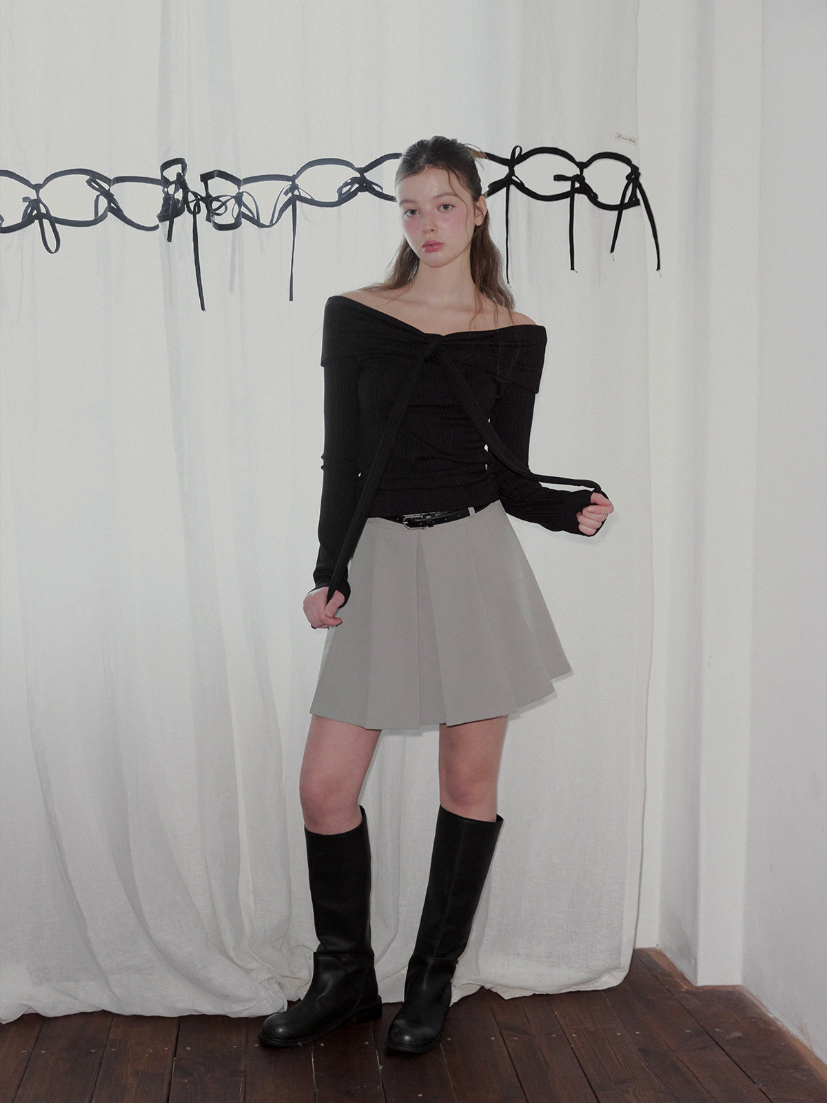 Glonee Pleated Mini Skirt (Belt Set)