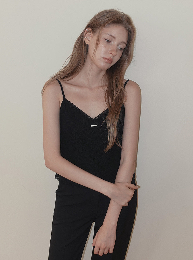 Ribv lace V-neck sleeveless top