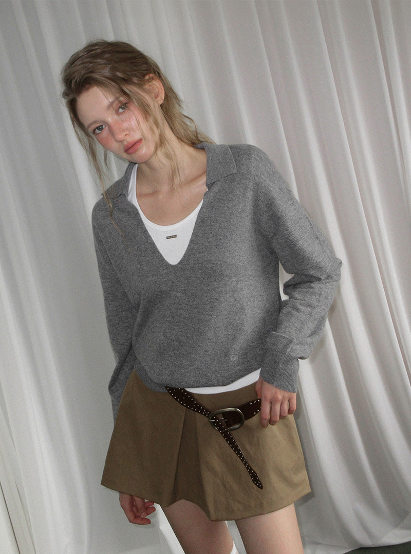 Bwen deep V-neck collar long sleeve knit