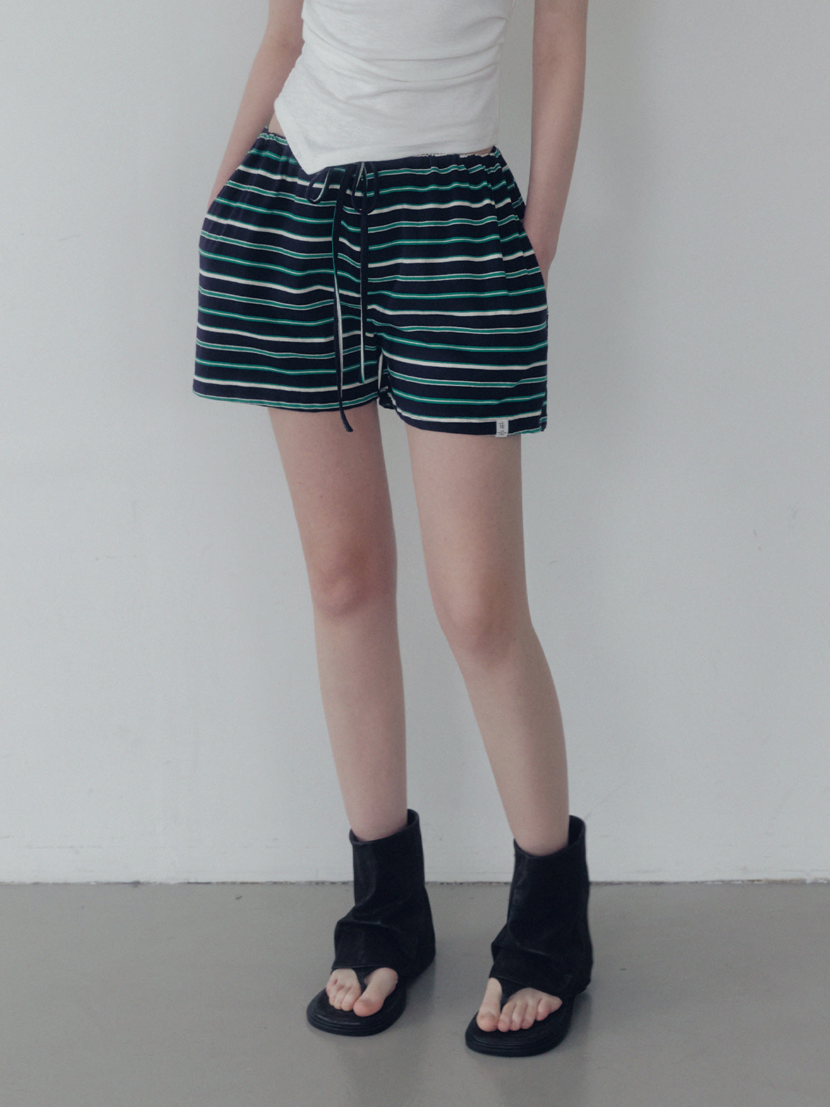 Caron stripe banding short pants