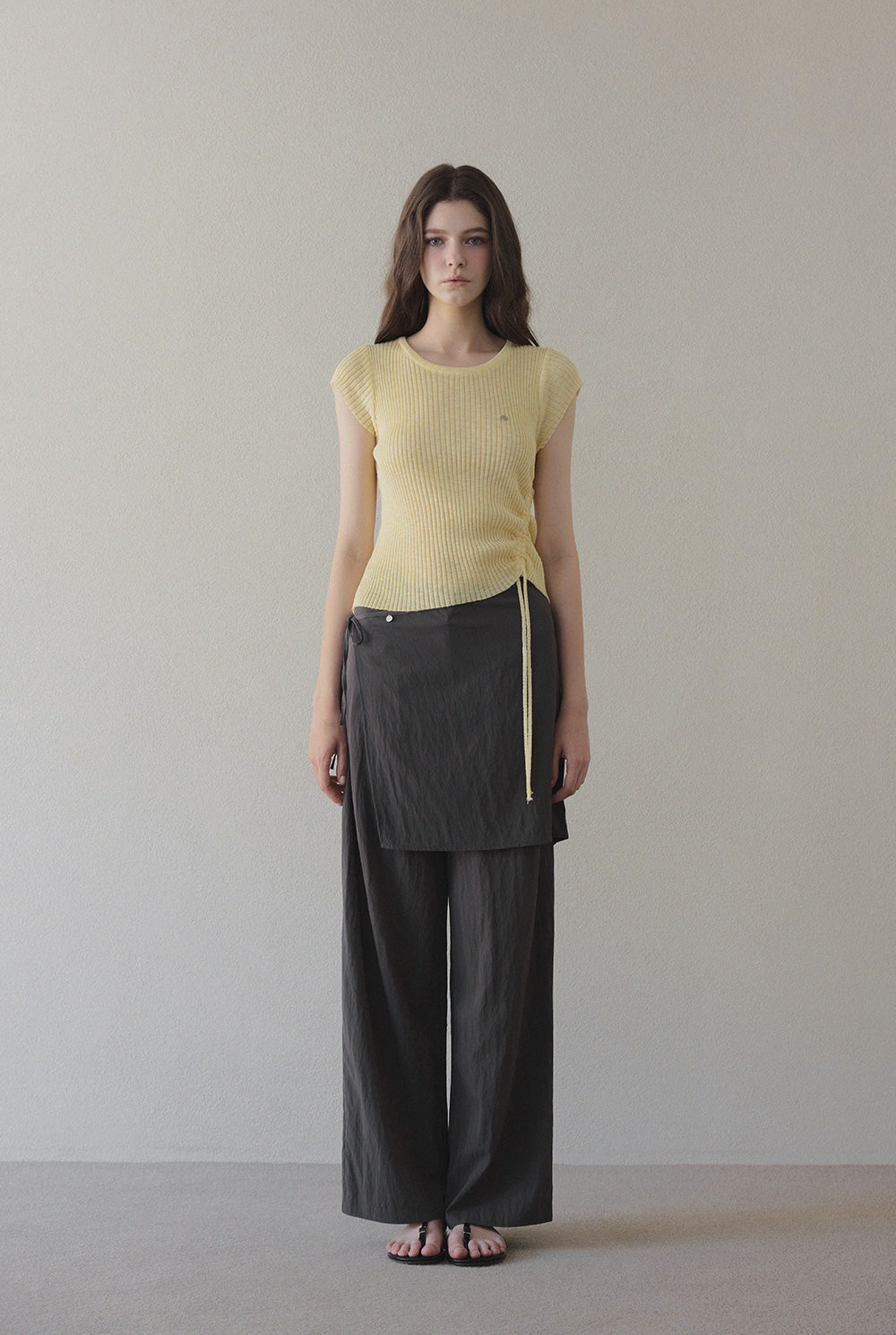 Holdy Asymmetrical String Short Sleeve Knit