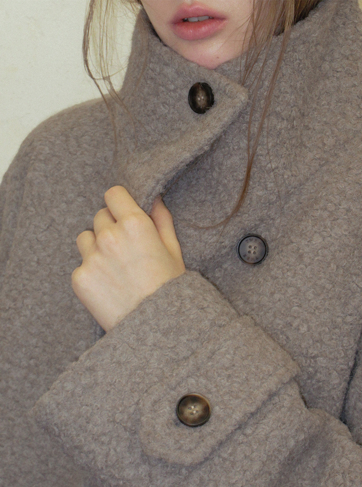 TWEE Obins boucle half coat (strap set) | Product styling view 4