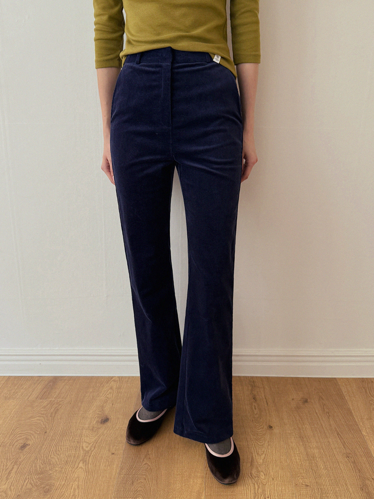 [TWEE] Pantaloni lunghi semi bootcut in velluto a coste Avern