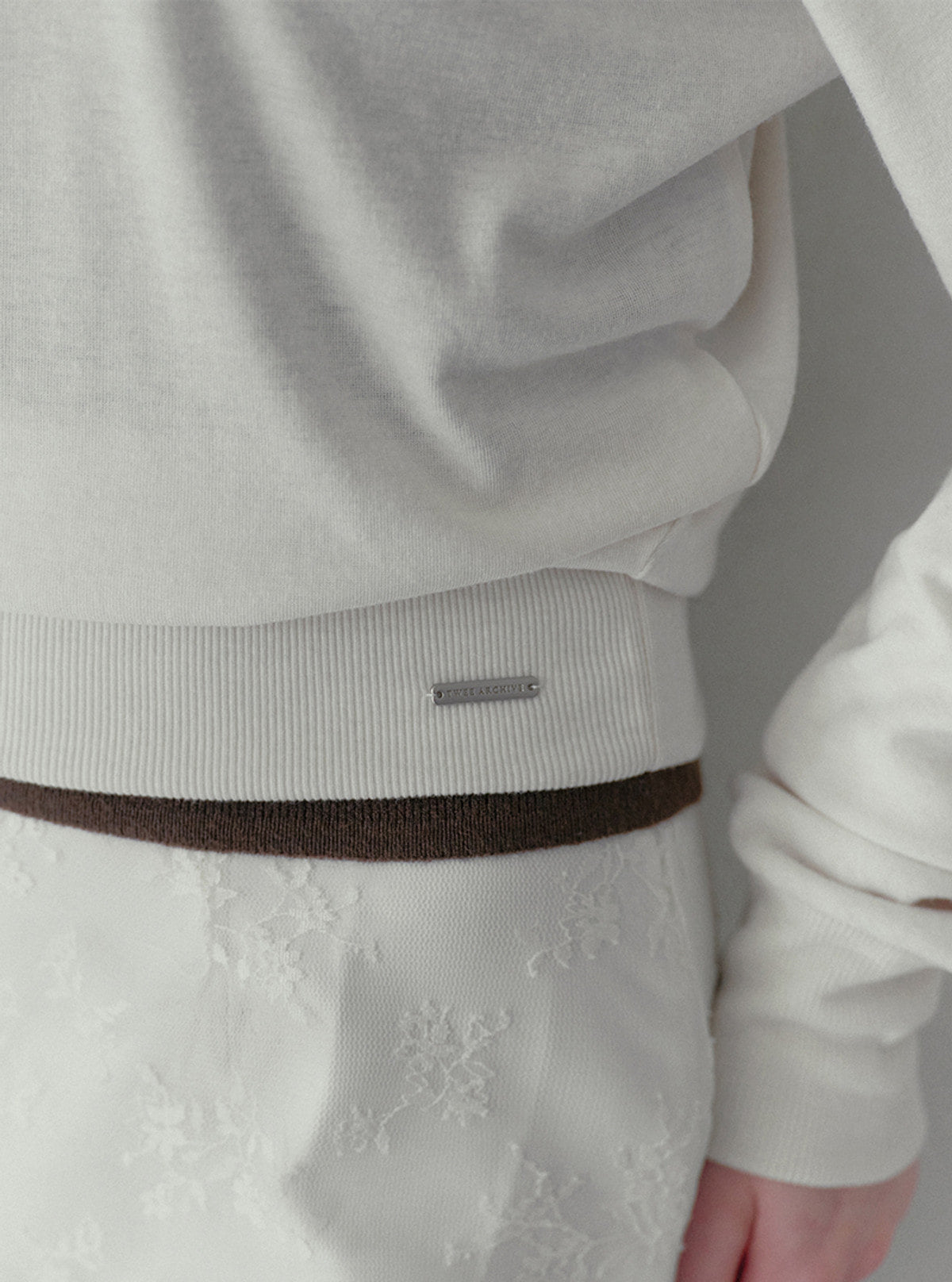 Twell V-neck raglan long sleeve sweatshirt | View 3