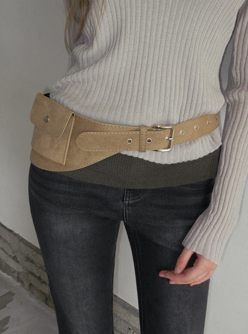 TWEE Chia suede pocket belt | Product styling view 3