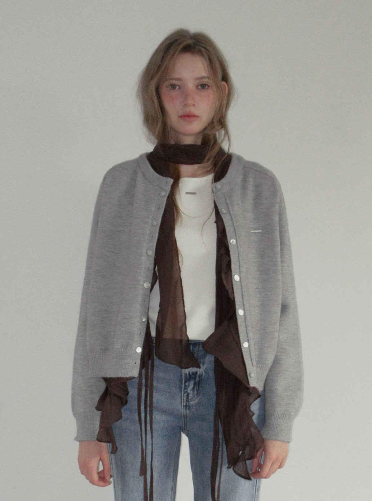 TWEE Ble round neck basic knit long sleeve cardigan | Main product image