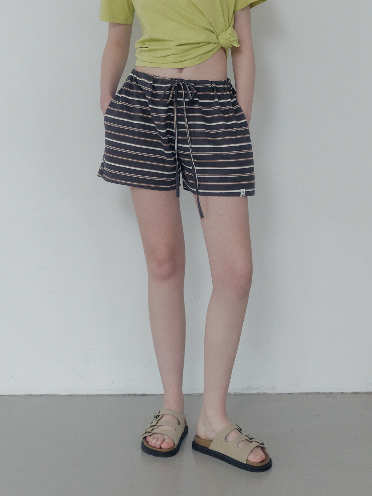 Caron stripe banding short pants