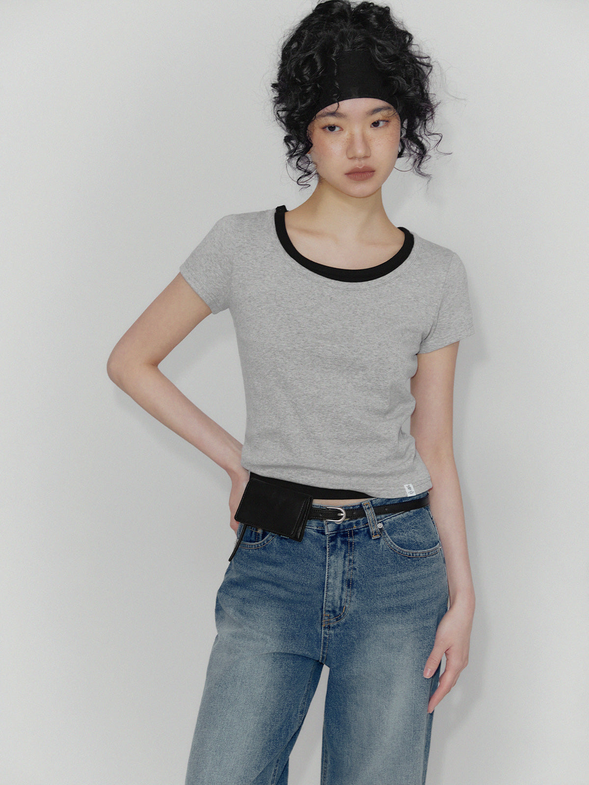 [TWEE:B] Elit Basic U-Neck Crop Tee