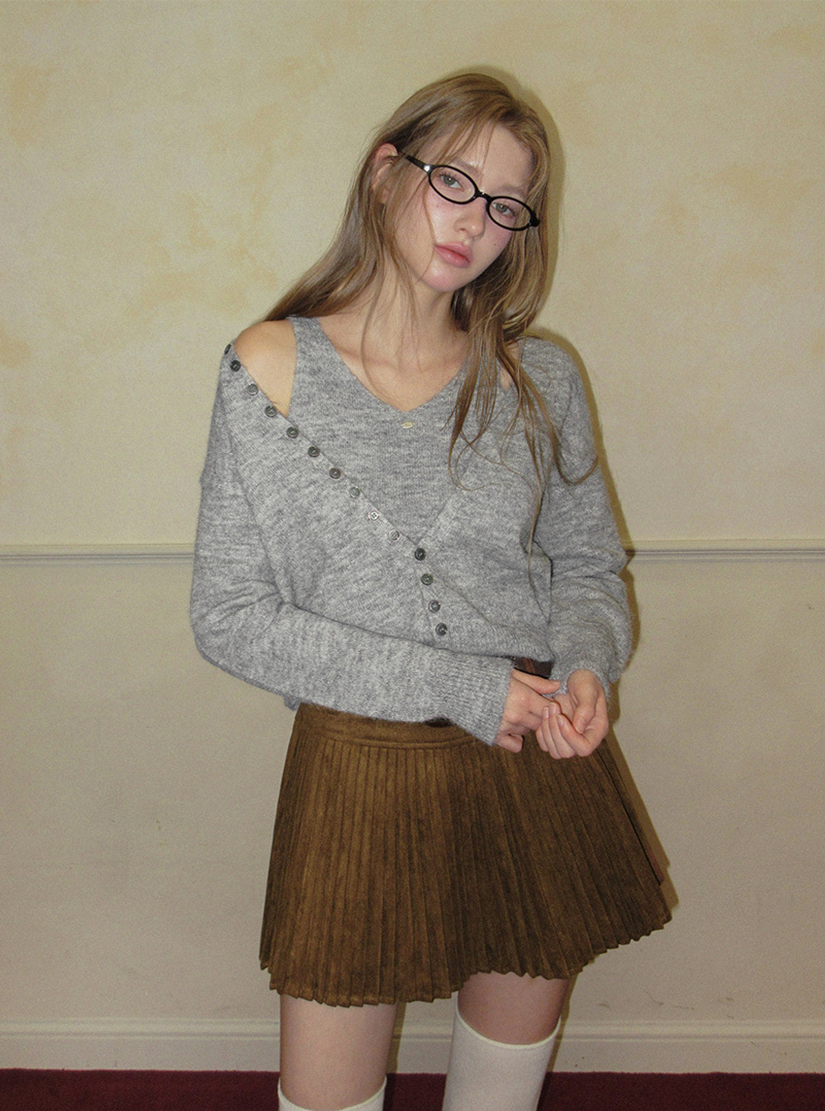 TWEE Runder button layered sleeveless cardigan set | Product styling view 3