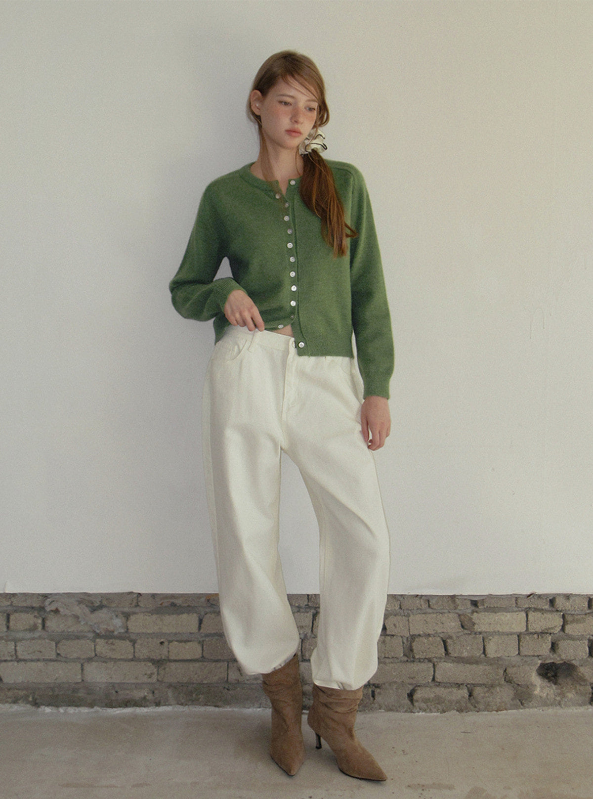 TWEE Ble round neck basic knit long sleeve cardigan | Product styling view 12