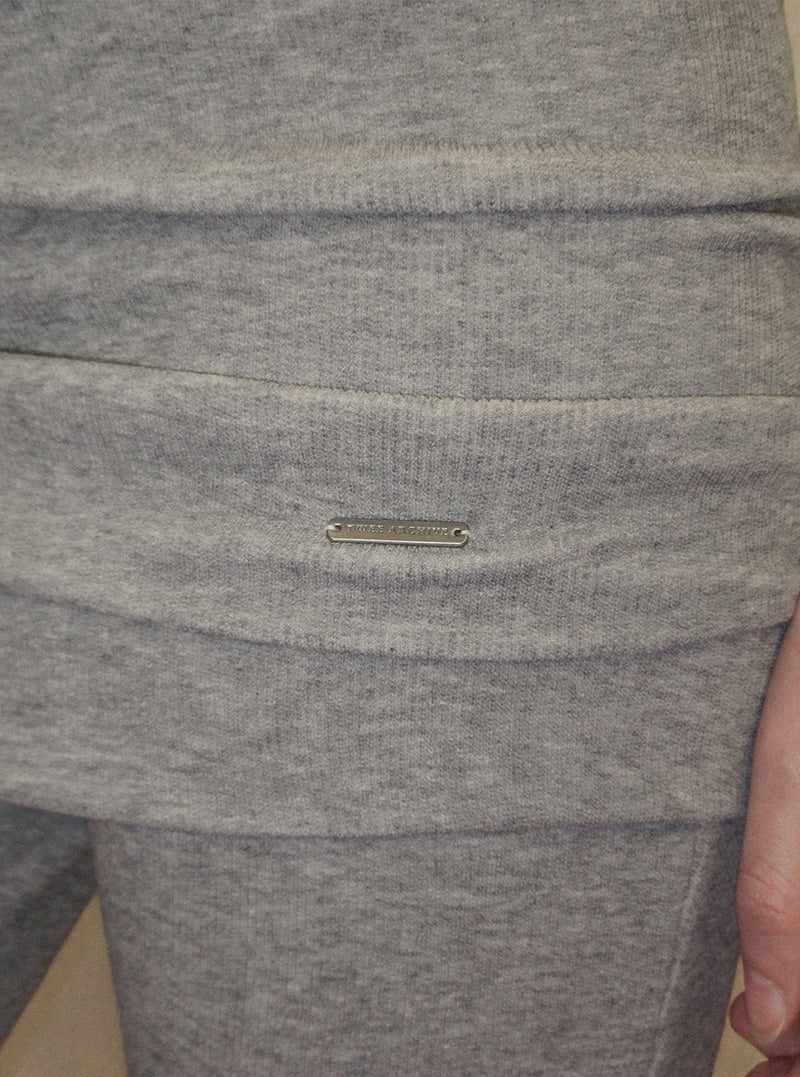 TWEE Puen folding ribbed long pants | Product styling view 4