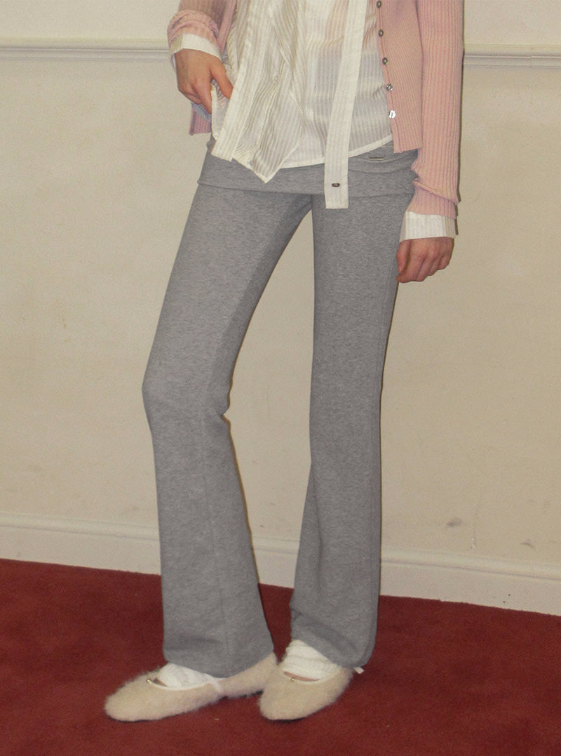 TWEE Puen folding ribbed long pants | Product styling view 9