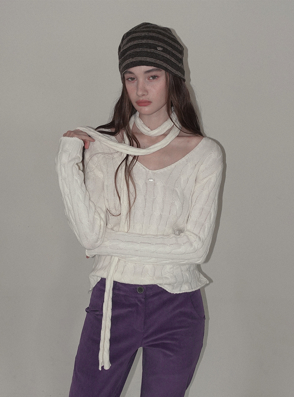 Sion cable V-neck long sleeve knit (muffler set) | View 11