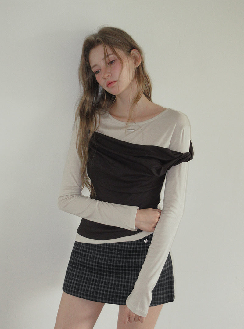 TWEE Muen asymmetric shoulder layered long sleeve T-shirt | Product styling view 3