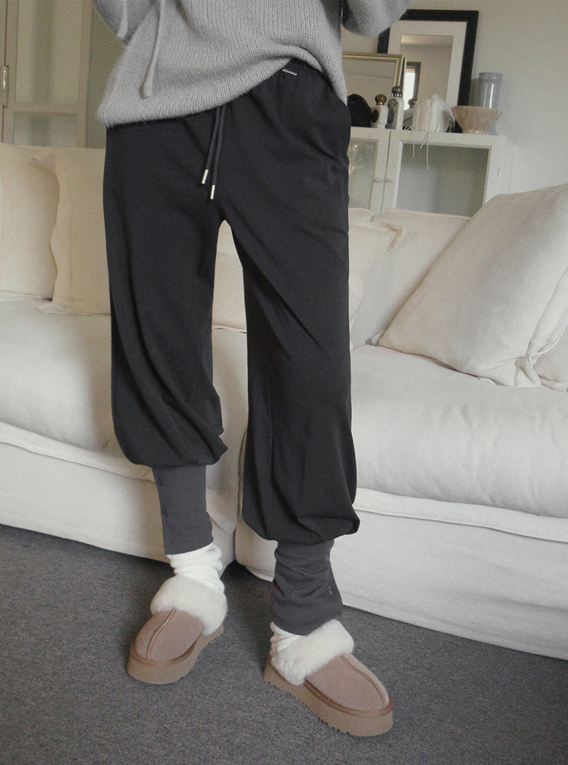 TWEE Zsen button banding harem pants | Product styling view 3