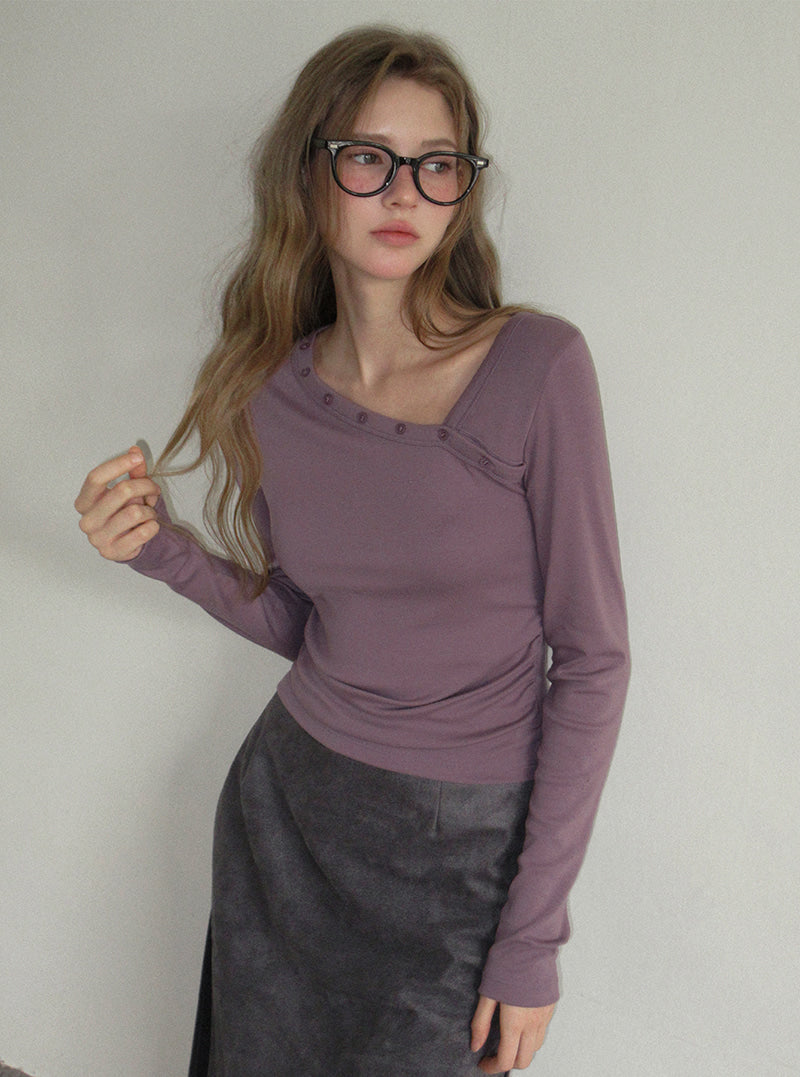 TWEE Rio asymmetric button shirring two-way long sleeve T-shirt | Product styling view 5