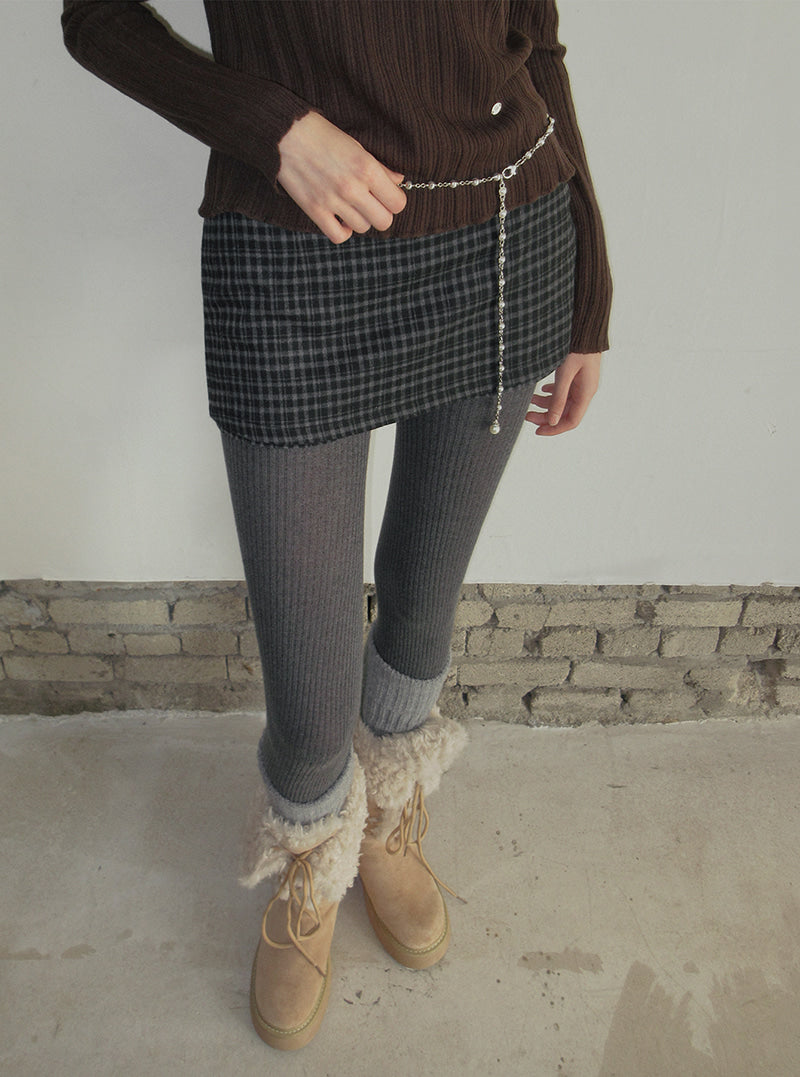TWEE Rose pearl ring chain belt | Product styling view 3