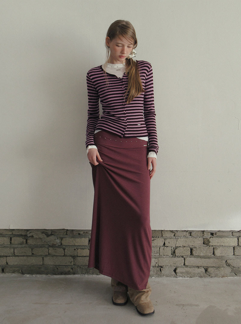 TWEE Nego stud folding maxi long skirt | Product styling view 5