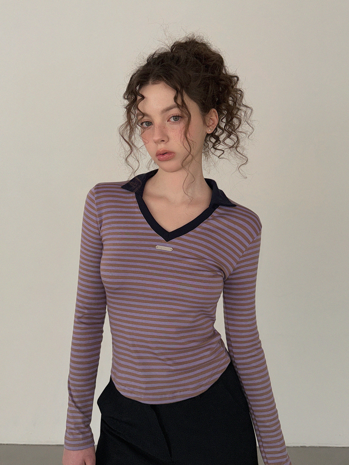 Mobi collar stripe v-neck long sleeve t-shirt