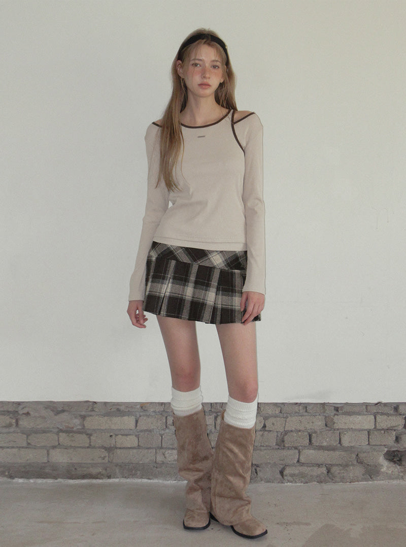 TWEE Roizen contrast sleeveless long sleeve T-shirt set | Product styling view 3