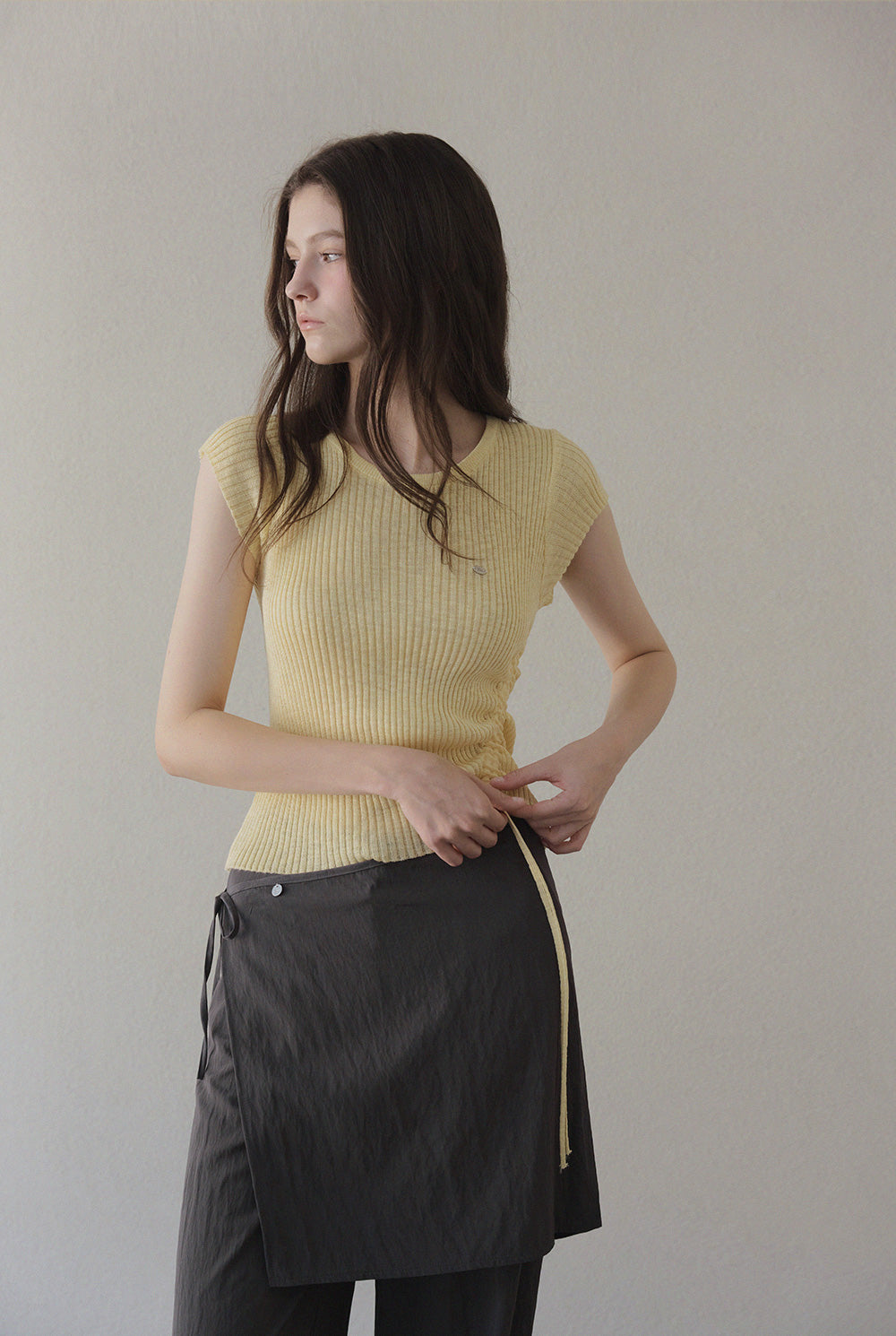 Holdy Asymmetrical String Short Sleeve Knit