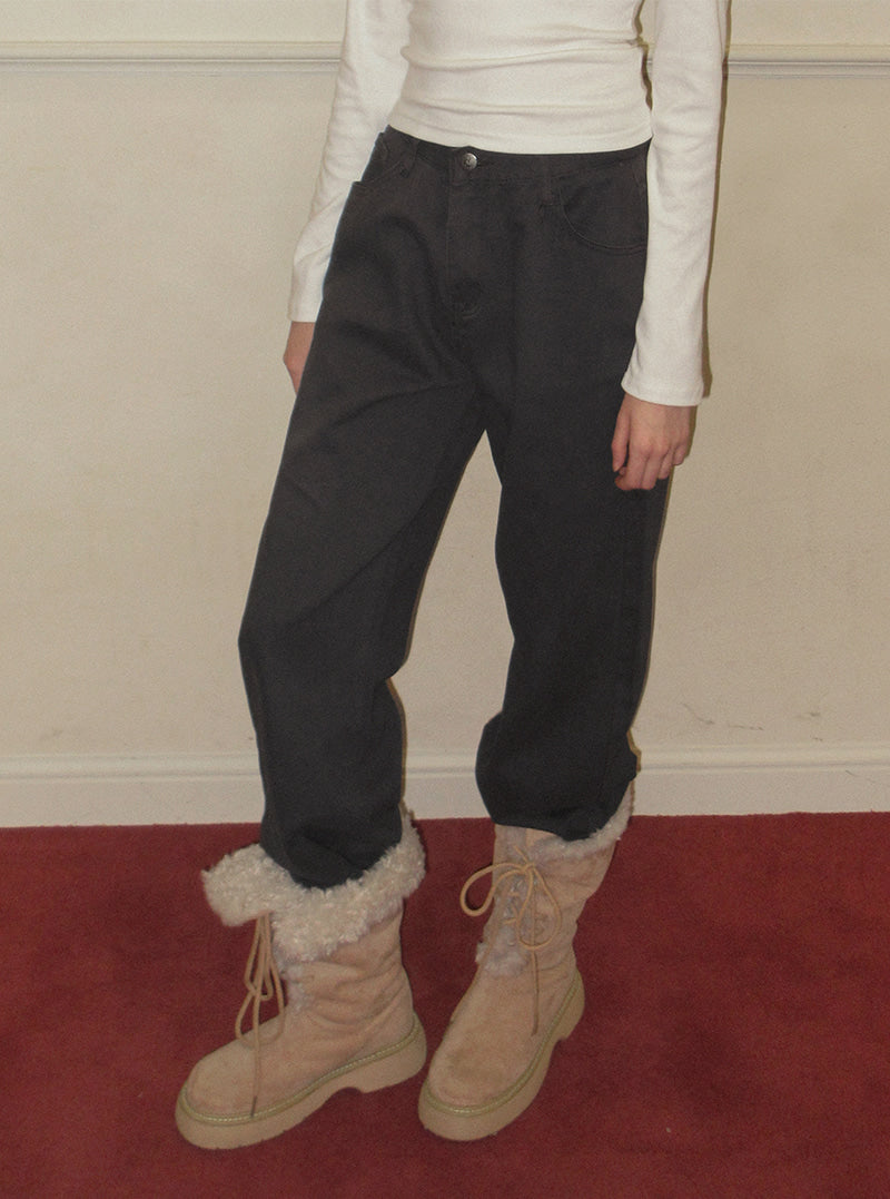 TWEE Pellit basic semi-wide long pants | Product styling view 5