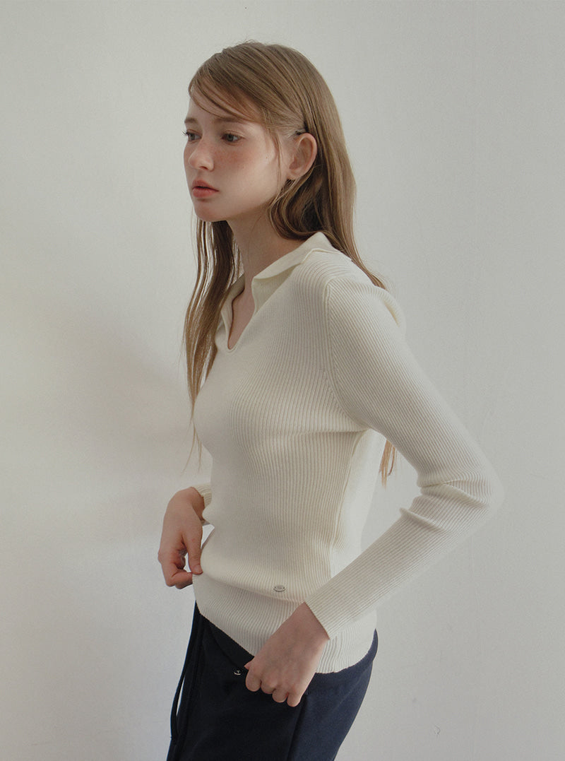 TWEE Ejeun open collar U-neck long sleeve knit | Product styling view 6