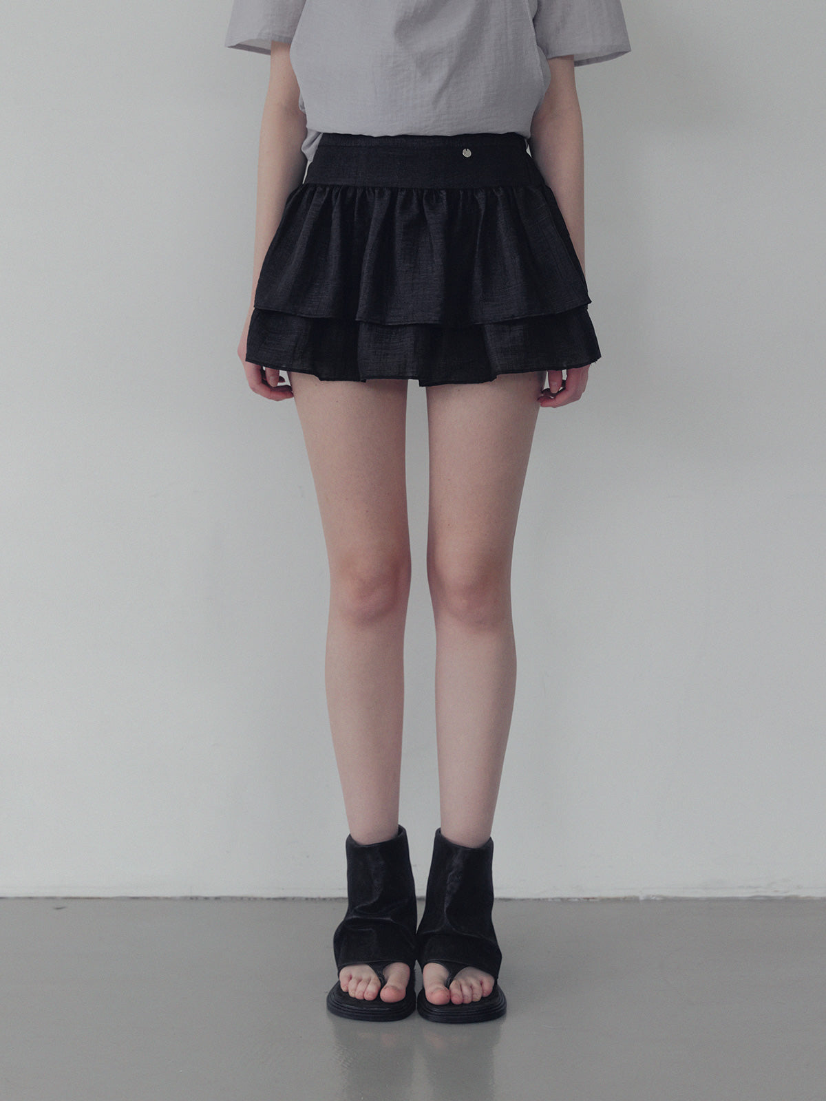 Blit tiered back banding mini skirt