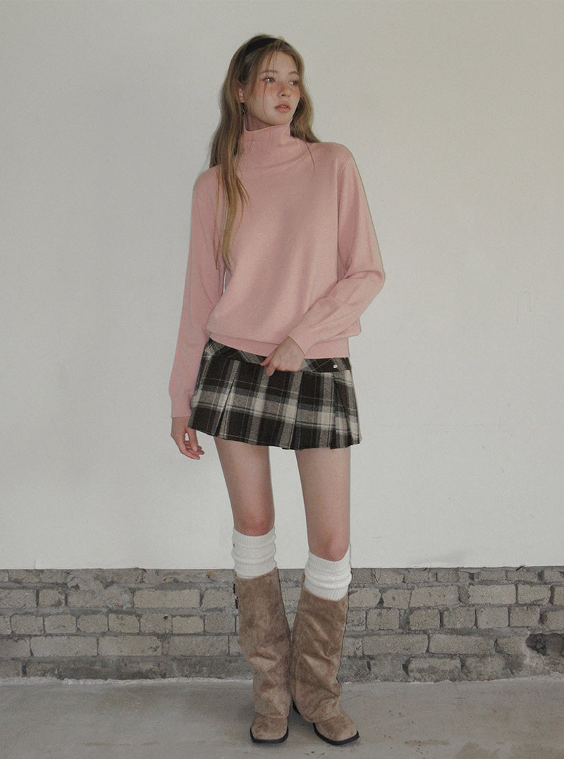 TWEE Redon basic turtleneck long sleeve knit | Product styling view 5