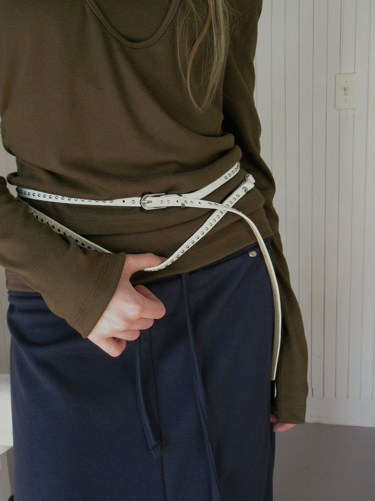TWEE Polki stud thin double long belt | Product styling view 12