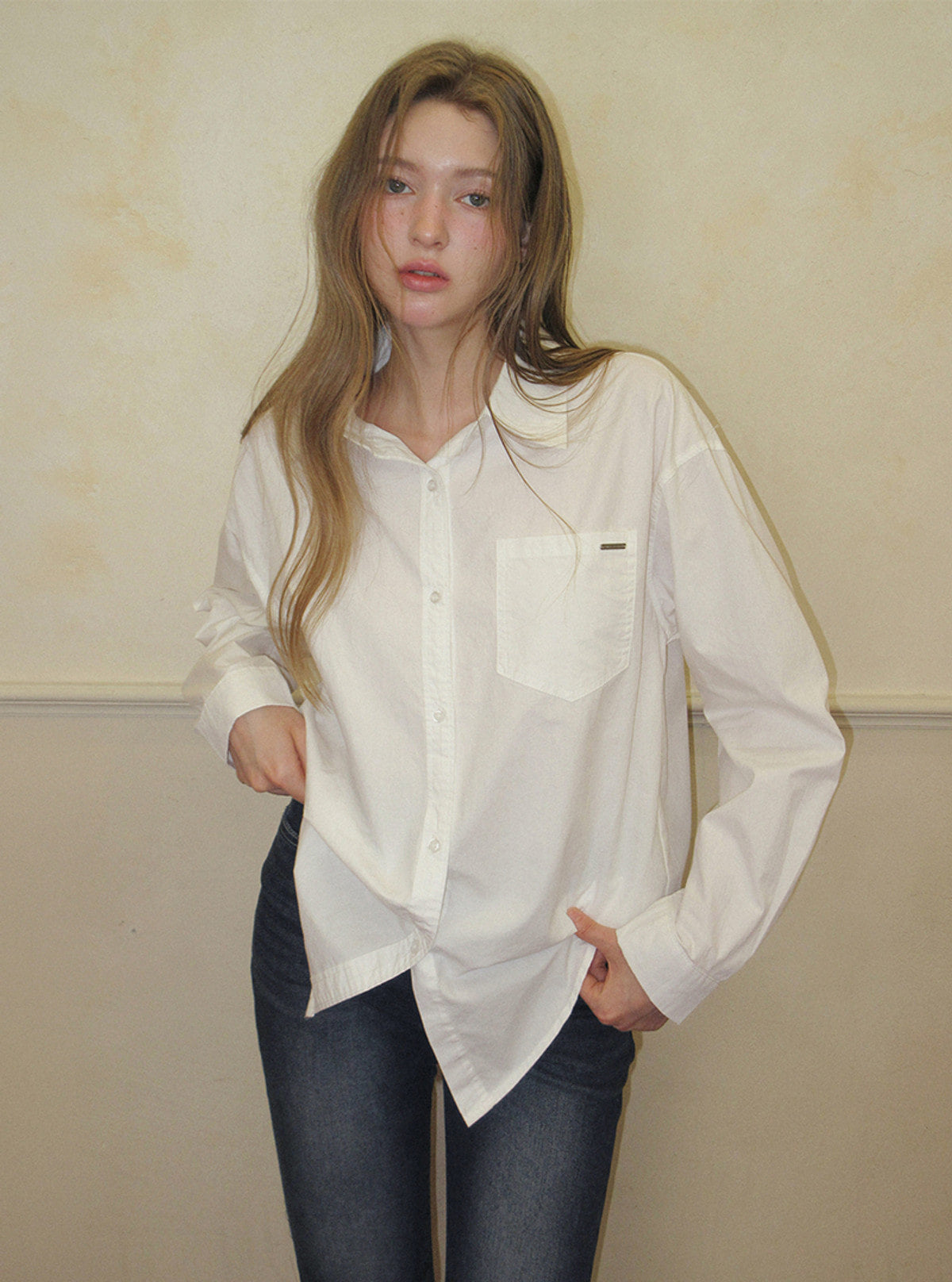 TWEE Patter basic pocket long sleeve shirt | Product styling view 3