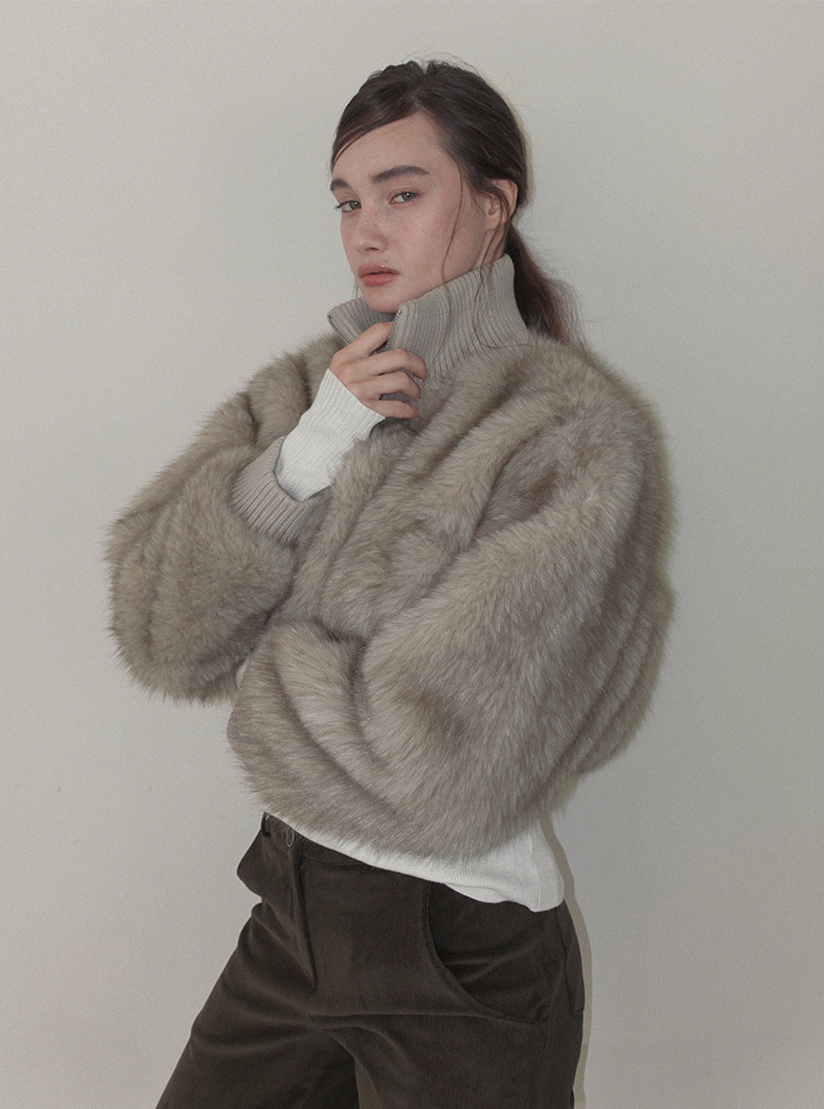 Eodeun high-neck cropped fur jumper | View 6