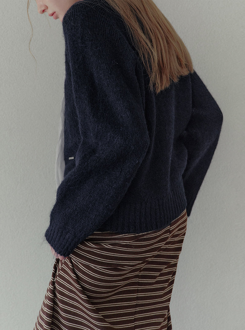 Rico basic loose-fit V-neck long sleeve knit | View 6