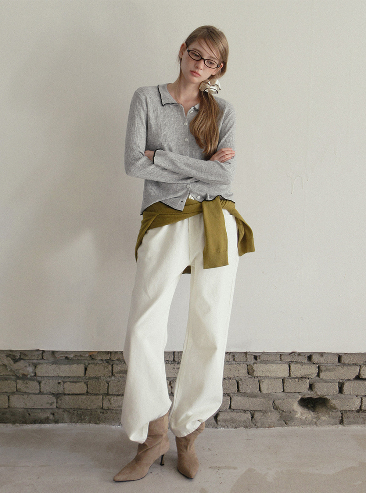 TWEE Pellit basic semi-wide long pants | Product styling view 16