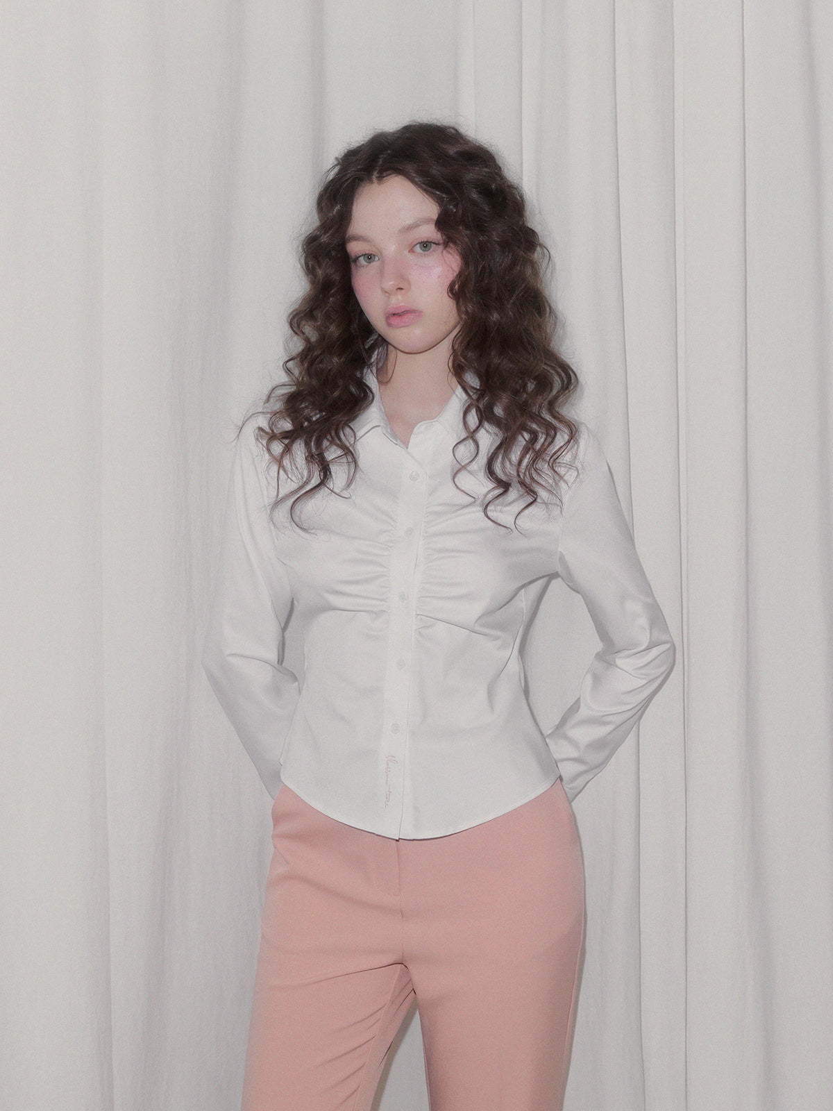 [TWEE] Pillen Raffung Slim-Fit Langarmshirt