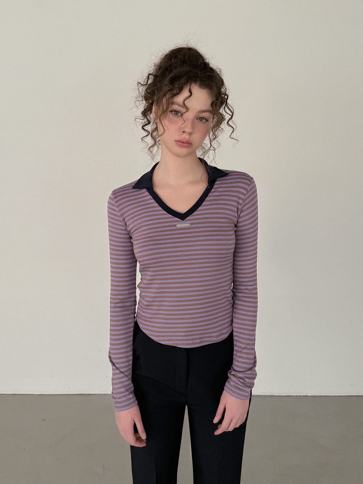 Mobi collar stripe v-neck long sleeve t-shirt