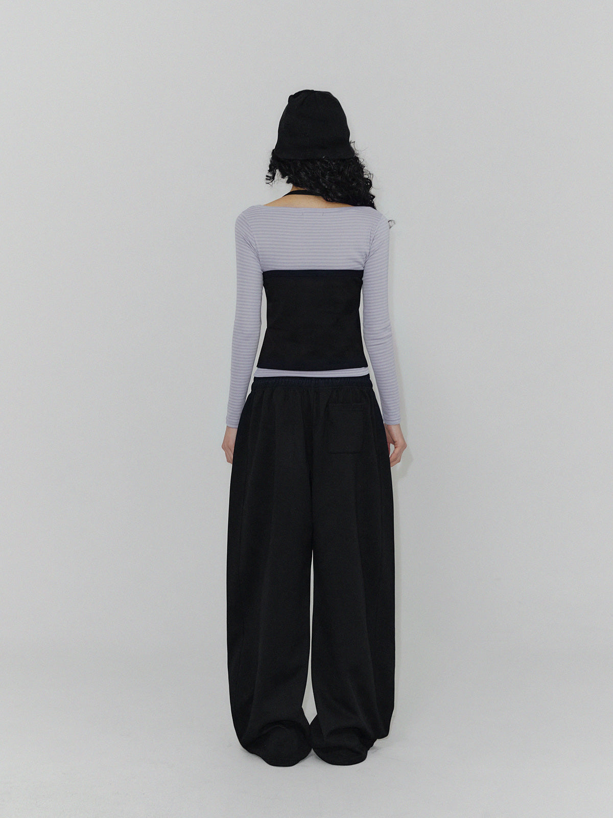 [TWEE:B] Moru Basic Halter-Neck Crop Sleeveless