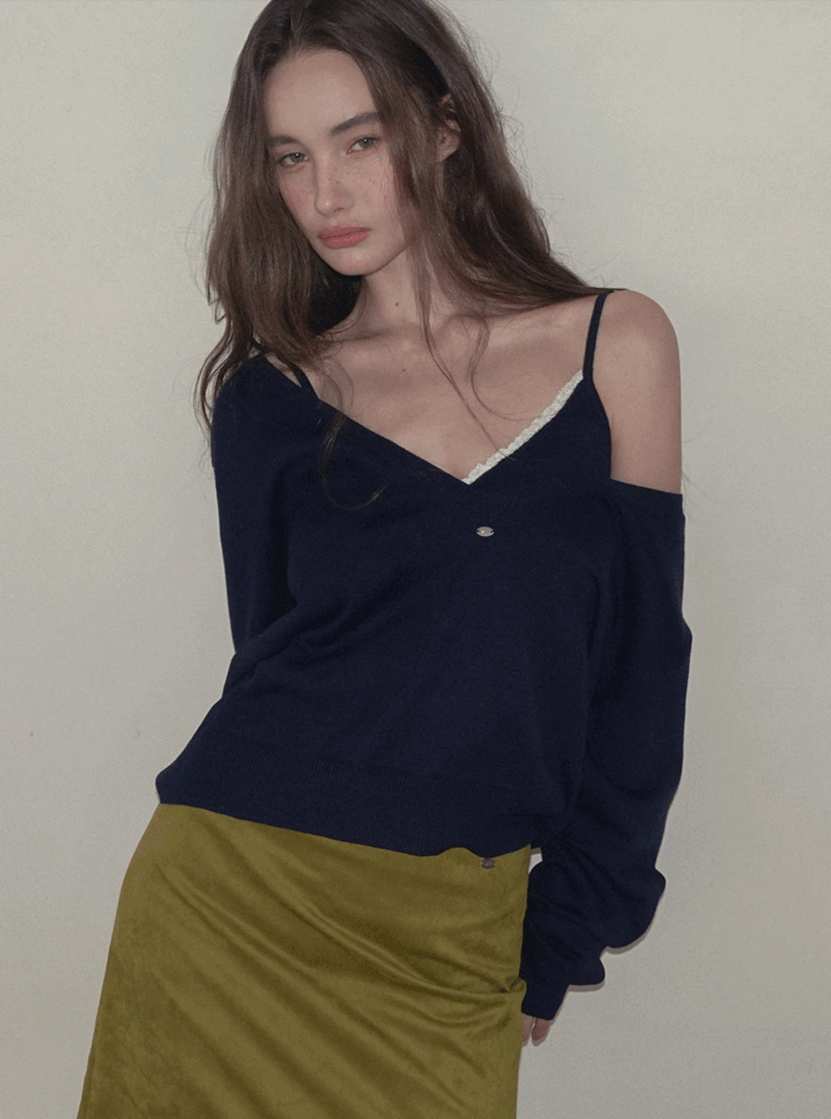 Romal lace sleeveless deep V-neck knit set | Main