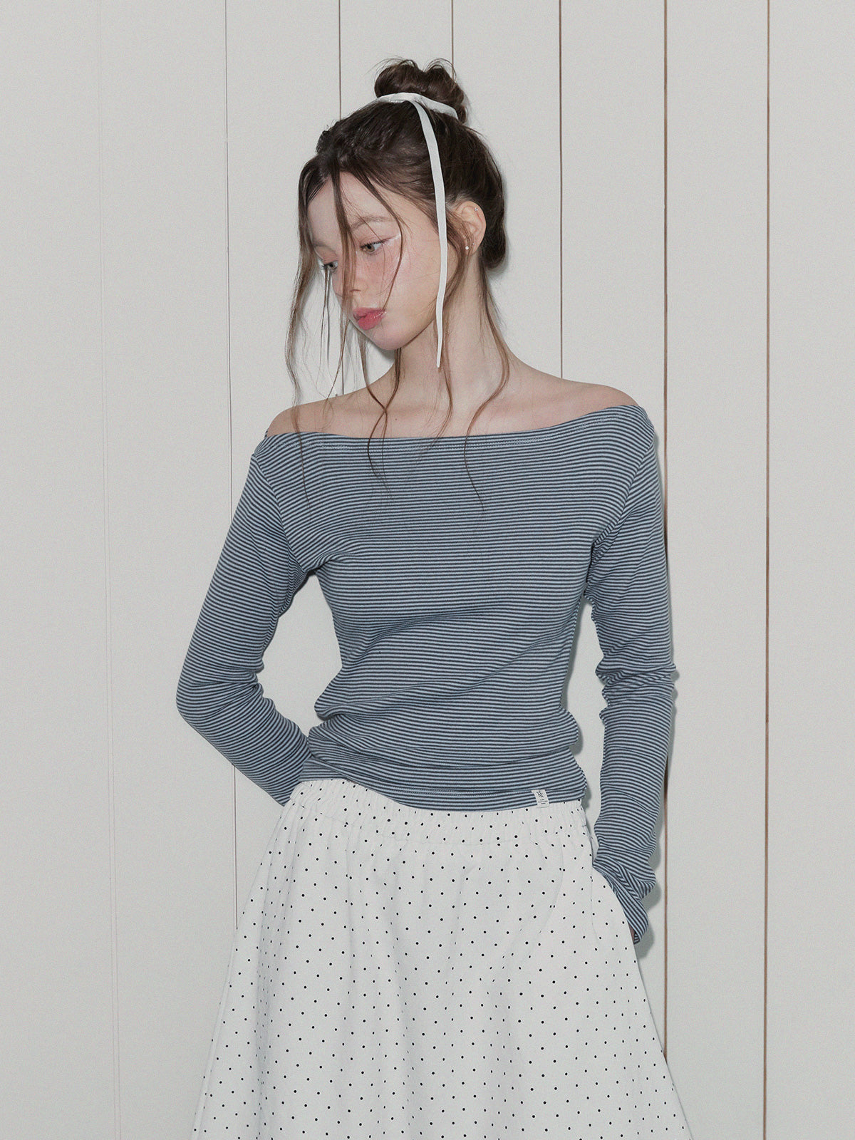 Musen Stripe Off-Shoulder Long Sleeve Tee