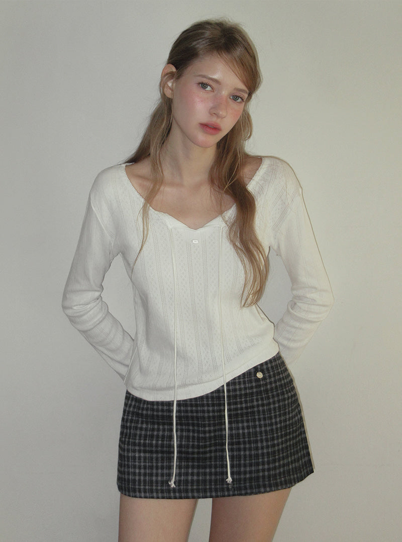 TWEE Wend punching lace strap long sleeve T-shirt | Product styling view 3